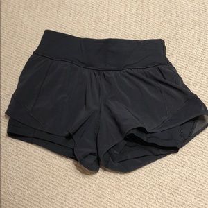 Lululemon size 6 shorts with built in spandex